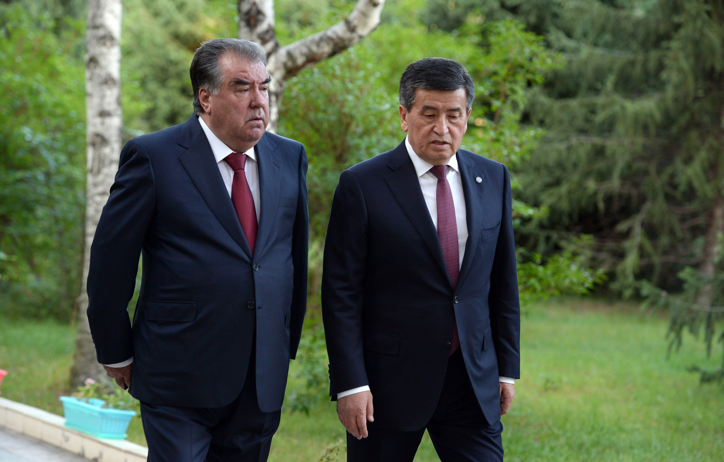 Таджикистан не выразил соболезнования. Эмомали Рахмон. Сооронбай Жээнбеков Таджикистан. Эмомали Рахмон фото.