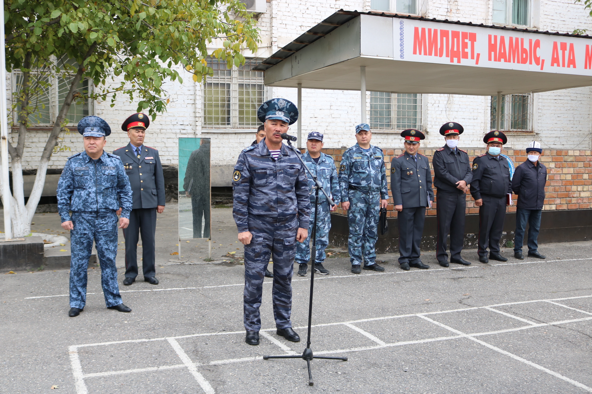 Захват ровд в кыргызстане. УРМАМБЕТОВ октябрь. РОВД Бишкек.